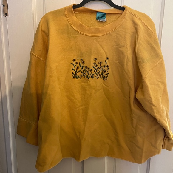 Sunflower Sweatshirt - Picture 1 of 2